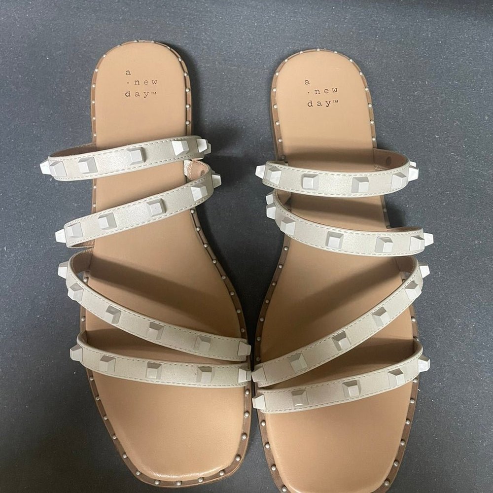 Sandals - Picture 1 of 2